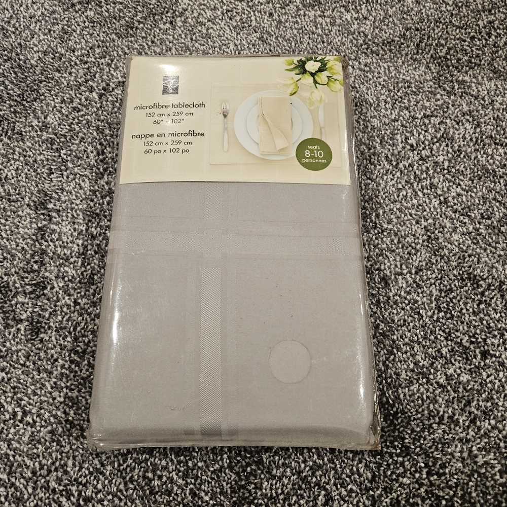 60" x 102" Microfiber Tablecloth New